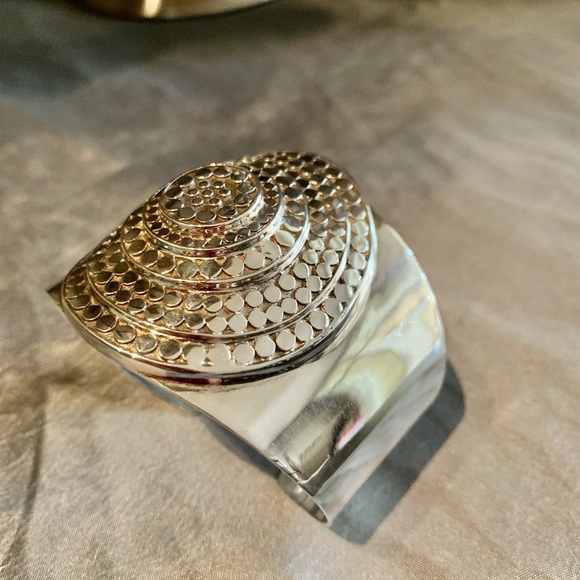 ⭐️Host Pick⭐️RARE ANNA BECK RETIRED CUFF - Picture 4 of 10